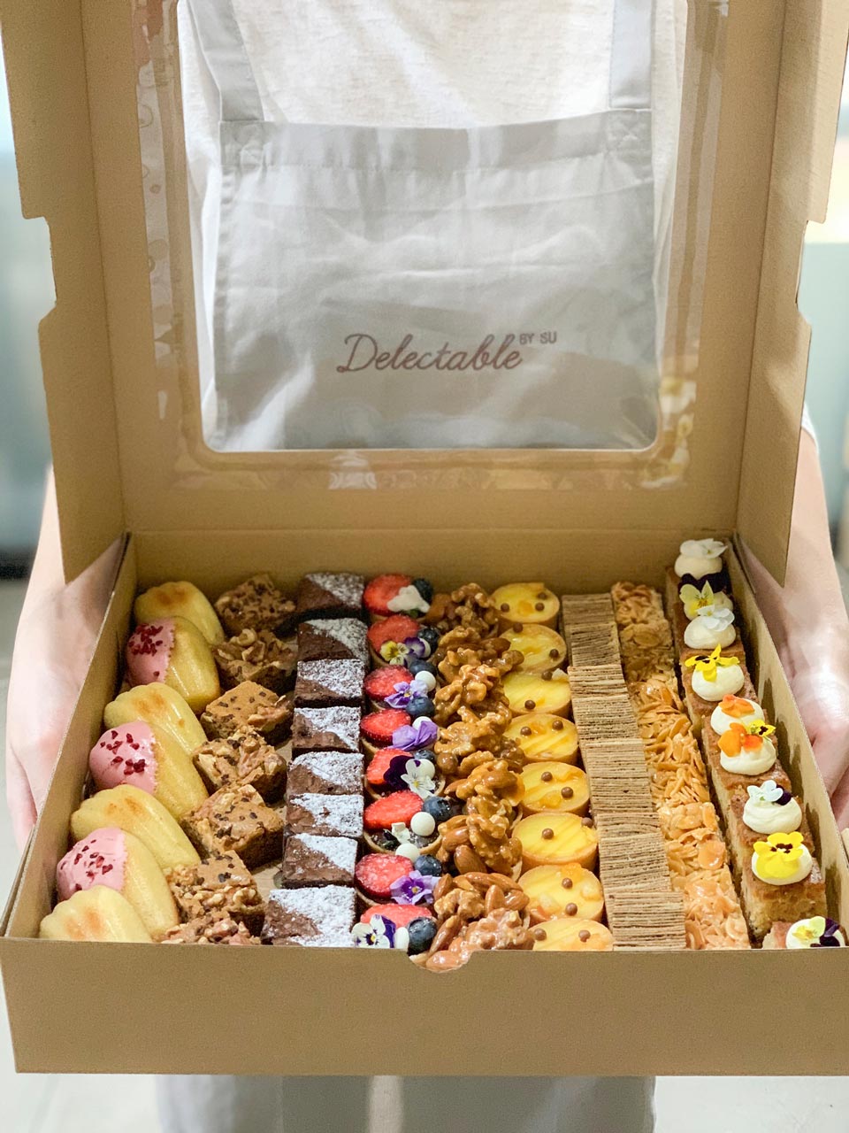 Big Dessert Box
