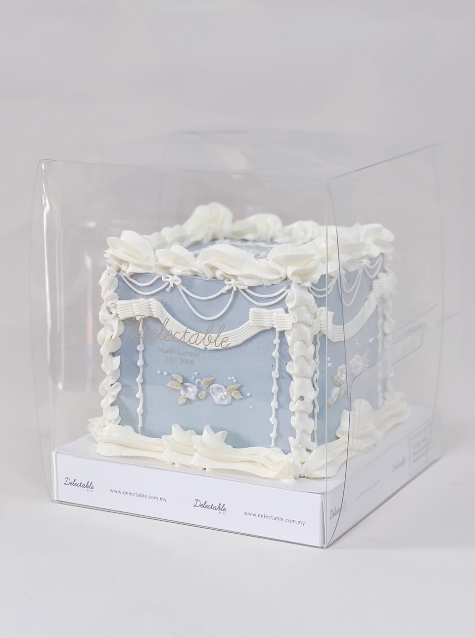 Classical Vintage Box Cake