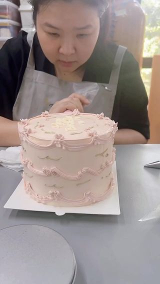 CakeDeliver 3D Cake Delivery and Bakery on X: Seeking quality cake  decorator create a realistic LV designer cake in Malaysia? #ediblebag  #cakedeliver #birthday #cakeforwomen #handbag Smart choice to protect  yourself from scams